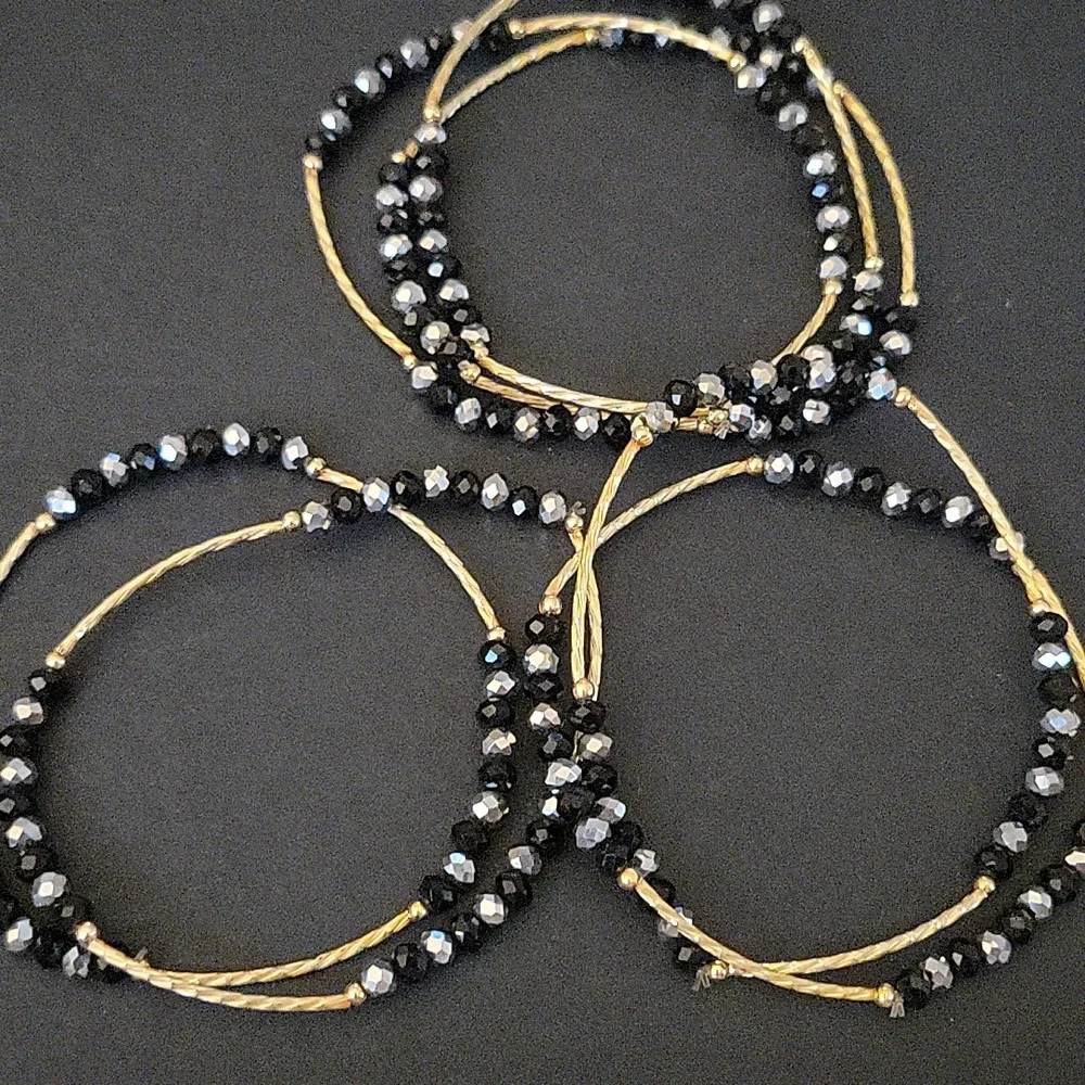 Elegant Black and Silver Beaded Bracelet - Picture 3 of 3
